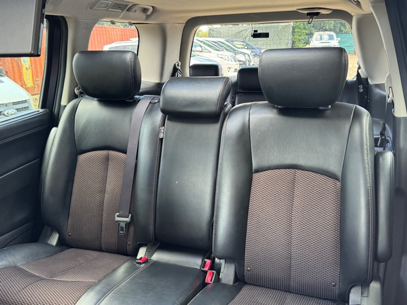 2013 Nissan Elgrand Highway star