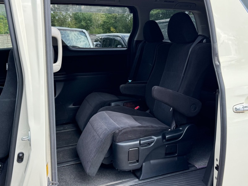 2012 Toyota Alphard