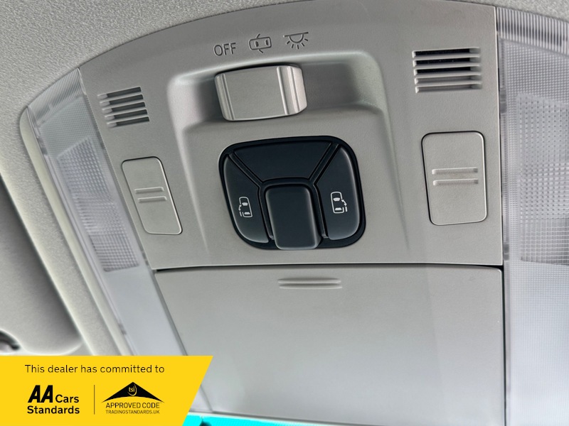 2012 Toyota Alphard